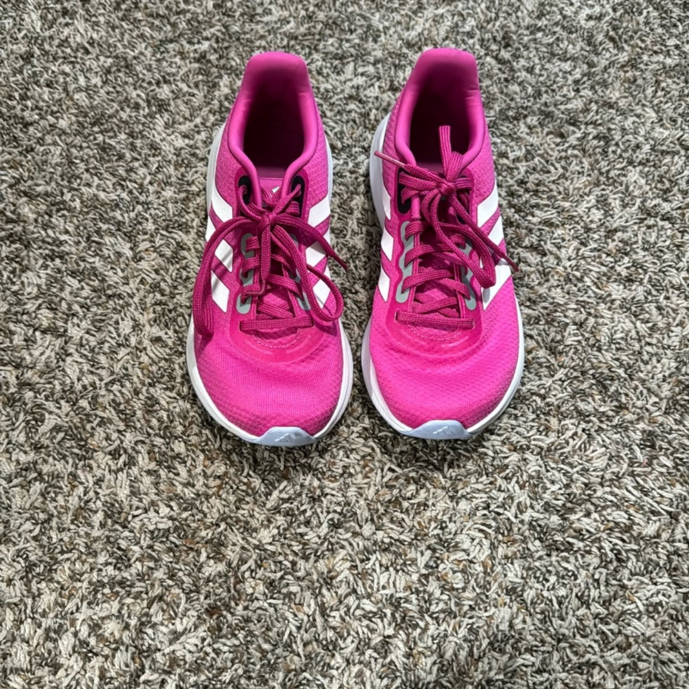 Adidas cloud foam sneakers